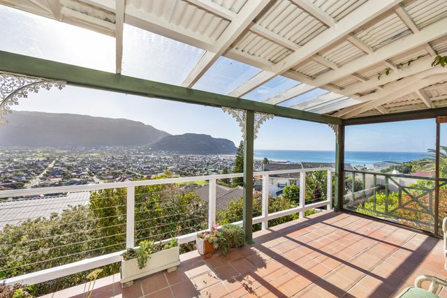 To Let 6 Bedroom Property for Rent in Fish Hoek Western Cape